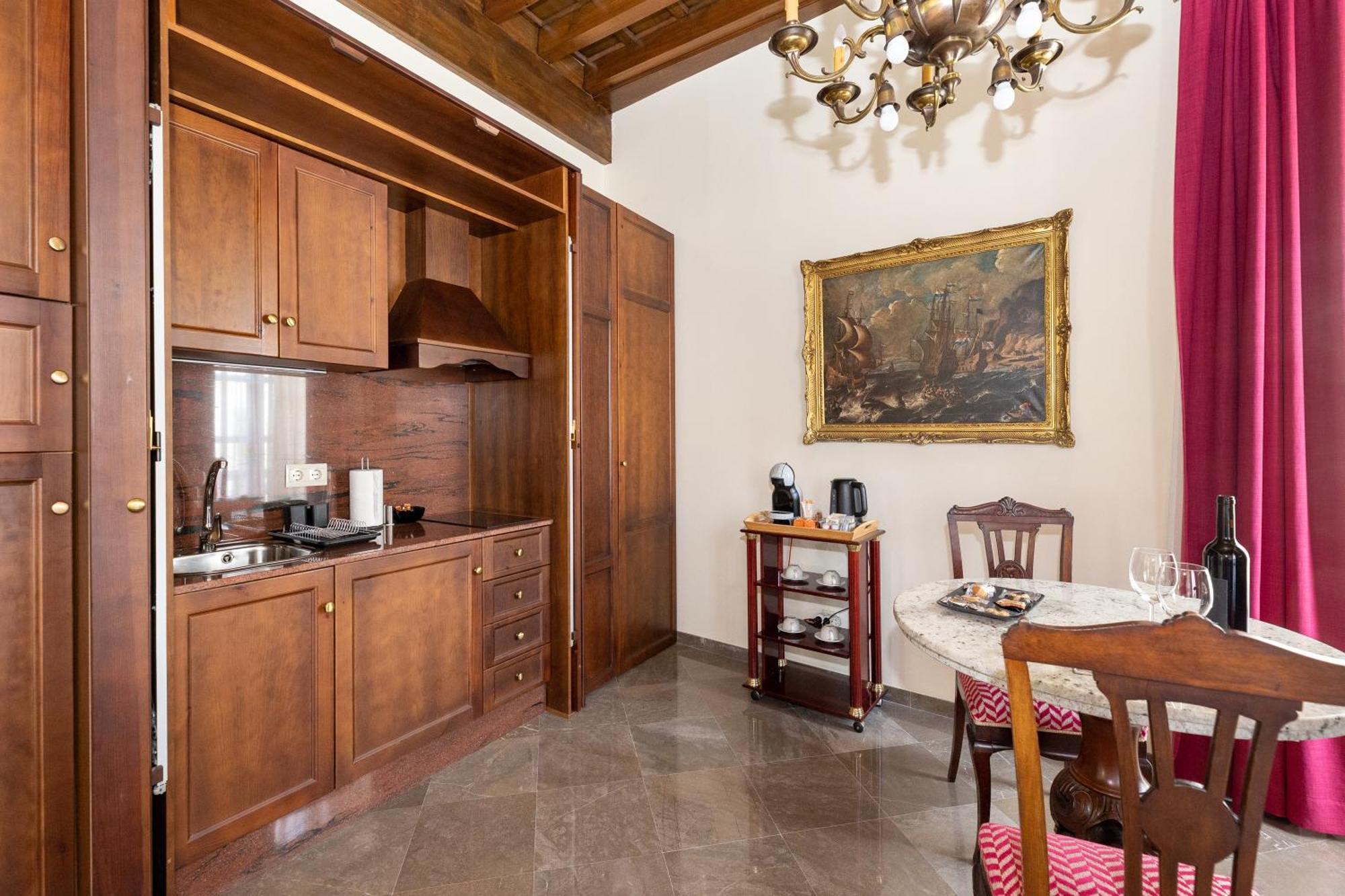 Apartamentos En Pleno Centro, Aljibe Rodrigo Del Campo 1B Granada Bagian luar foto