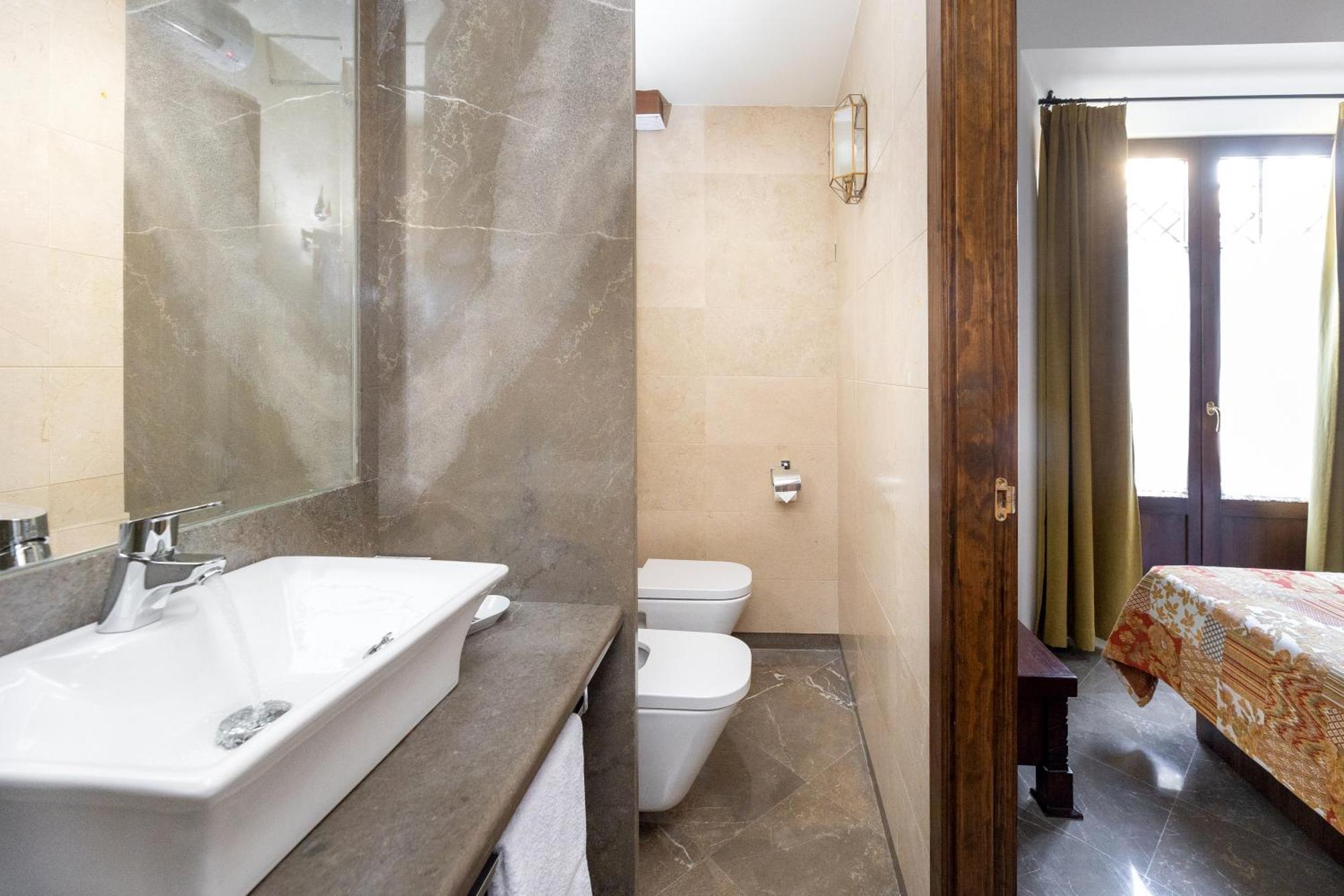 Apartamentos En Pleno Centro, Aljibe Rodrigo Del Campo 1B Granada Bagian luar foto